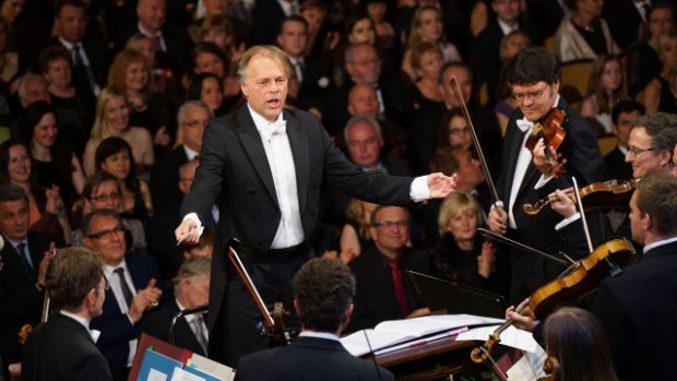 Smetanova Má vlast v podání symfonického orchestru Severoněmeckého rozhlasu z Hamburku pod vedením dirigenta Thomase Hengelbrocka