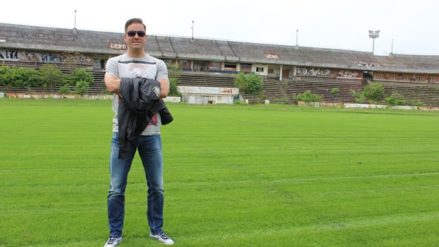 Petr Švancara na trávníku brněnského stadionu Za Lužánkami