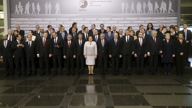Summit Východního partnerství v Rize. Společná fotografie vrcholných představitelů EU a hlav států