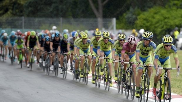 Tým Tinkoff-Saxo bude bránit růžový dres pro svého lídra Contadora, zelenou dominanci se pokusí narušit i skupina jezdců stáje Sky