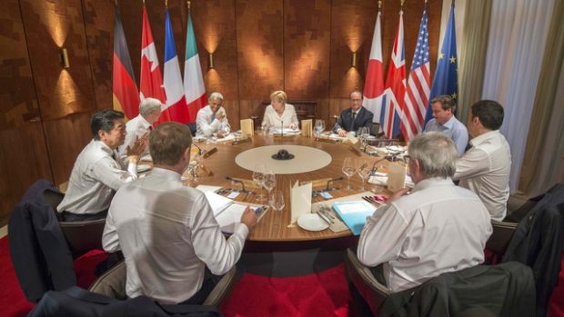 Lídři zemí G7 na summitu na zámku v Elmau