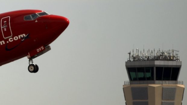 Ve Španělsku stávkují letečtí dispečeři, na snímku kontrolní věž v Málaze