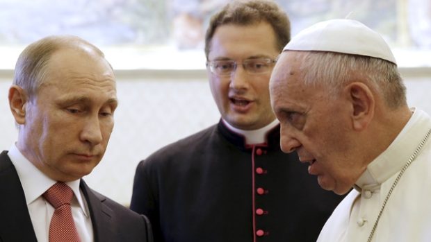 Papež František se sešel s Vladimirem Putinem