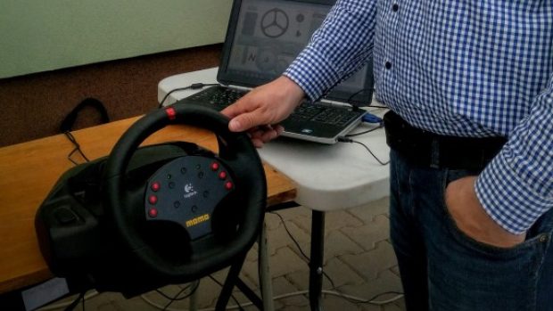 Technologii, která měří výkonnost traktoristů, představili odborníci na Polním dnu ve výzkumné stanici v Žabčicích u Brna