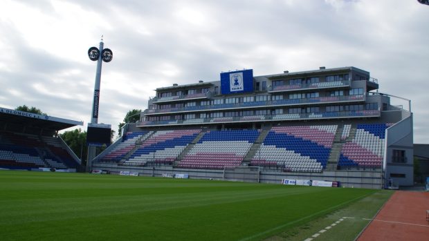 Andrův stadion má kapacitu 12 500 diváků