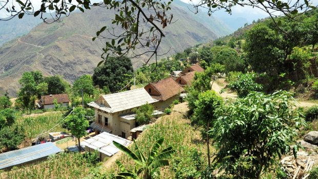 Obyvatelé nepálské vesnice Dahú se obávají sesuvů půdy
