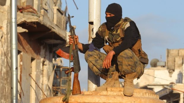 Bojovník fronty An-Nusra, syrské odnoži Al-Káidy