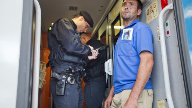 Policie na pražském hlavním nádraží celý den kontrolovala vytipované vlaky, kterými by mohli jet nelegální migranti