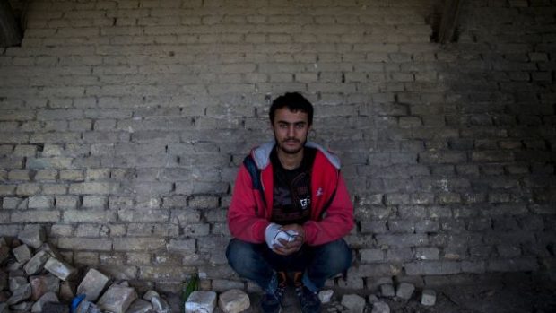 Afghánský migrant Rafiullah ve městě Subotica u srbsko-maďarské hranice. Chce odejít do Francie a tam požádat o azyl (7.5.2015)