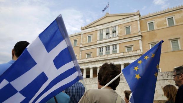 Řecko požaduje dvouletou dohodu s unijním záchranným fondem ESM a souběžnou restrukturalizaci dluhu