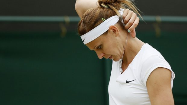 Lucie Šafářové loňské semifinále na Wimbledonu neobhájí