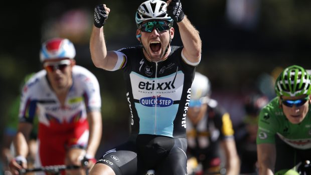 Mark Cavendish se raduje z triumfu v sedmé etapě Tour
