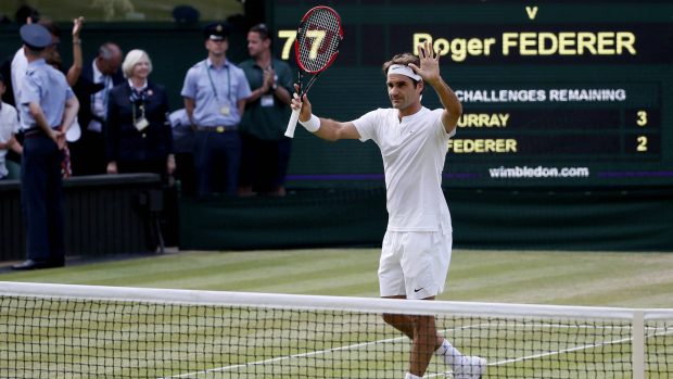Roger Federer se probojoval do finále Wimbledonu už podesáté v kariéře