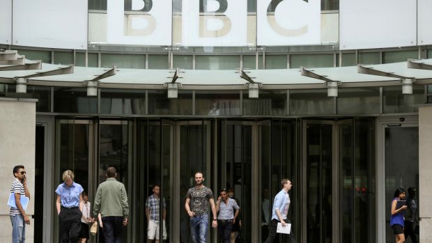 BBC čelí kritice konzervativců