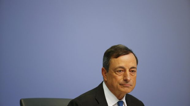 Evropská centrální banka navýší objem financování pro řecké banky. Oznámil to prezident ECB Mario Draghi