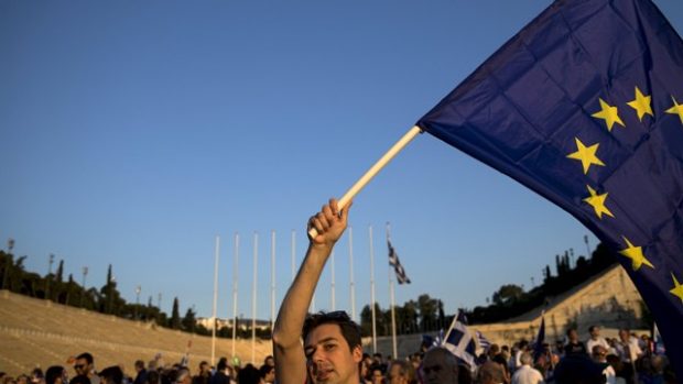 Na Panathénském stadionu se konala jedna z demonstrací na setrvání Řecka v Eurozóně, další sportoviště se mají prodat
