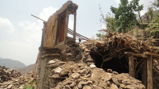 Nepálská vesnička Dahú postižená zemětřesením
