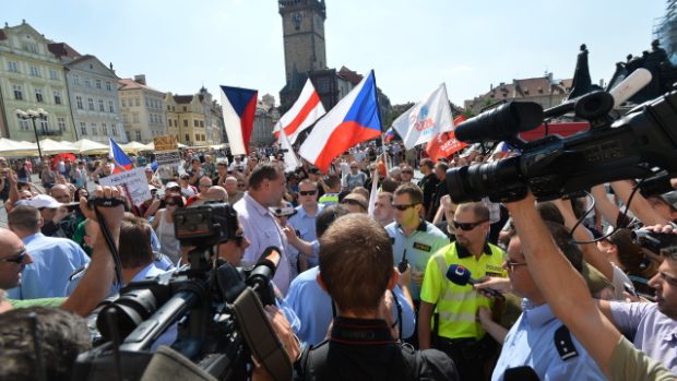 Demonstrace proti imigrační politice české vlády na Staroměstském náměstí v Praze