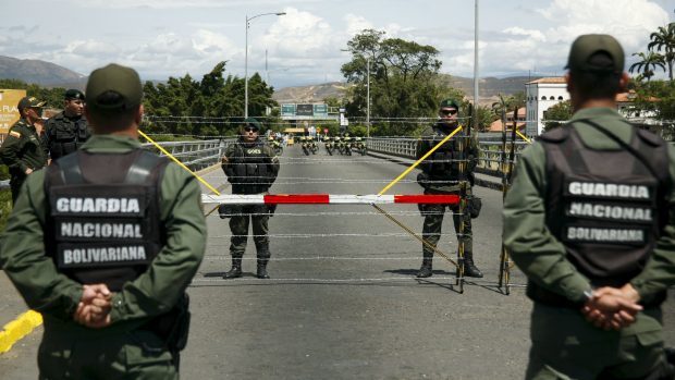 Venezuela do odvolání uzavřela část hranice s Kolumbií