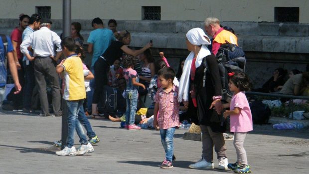 Podstatnou část uprchílků v Budapešti tvoří rodiny s dětmi