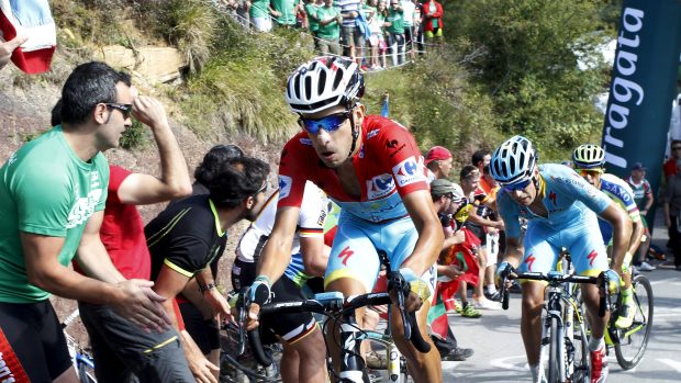 Fabio Aru pojede v závěrečné etapě do Madridu v červeném dresu pro lídra celkového pořadí