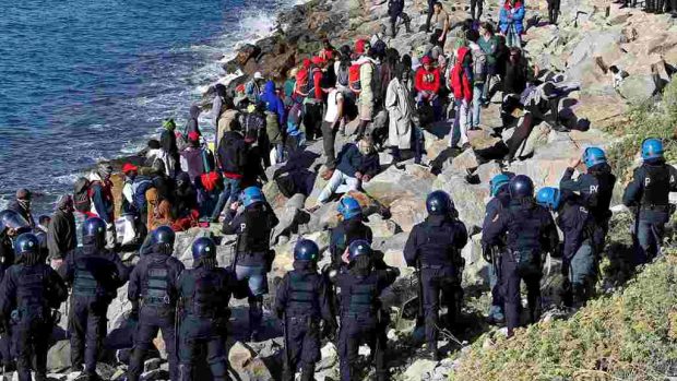 Policie obsadila tábor na italsko-francouzské hranici nedaleko města Ventimiglia
