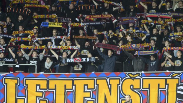Fanoušci Sparty budou bojkotovat utkání s Apoelem kvůli rozhodnutí UEFA o podpoře běženců