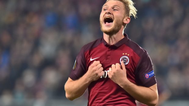 Obránce Sparty Jakub Brabec se raduje z druhého gólu v utkání s Apoelem Nikósia v Evropské lize