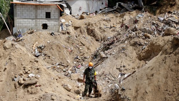 Počet obětí sesuvů v Guatemale přesáhl 130