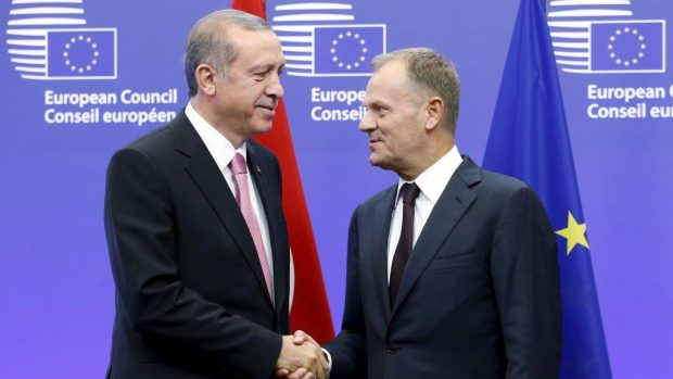 Turecký prezident Erdogan jednal s předsedou Evropské rady Tuskem o uprchlické krizi
