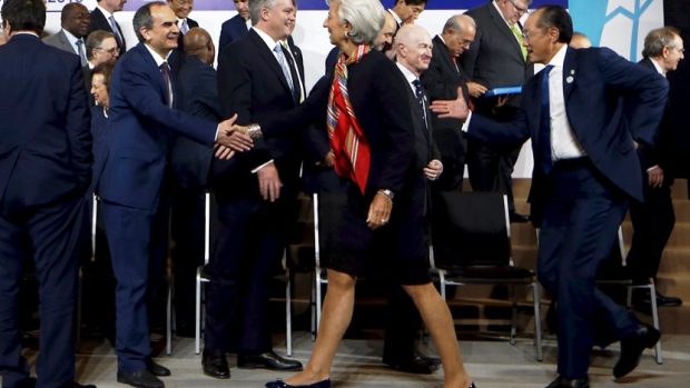 Šéfka Mezinárodního měnového fondu Christine Lagardeová přichází na výroční zasedání MMF a Světové banky