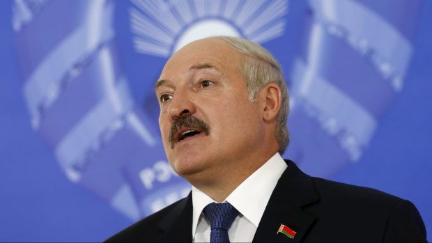 Prezident Alexandr Lukašenko na tiskové konferenci během voleb v Bělorusku