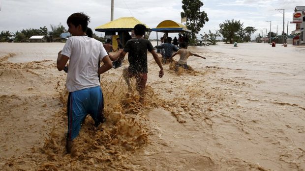 Tajfun Koppu způsobil na Filipínách rozsáhlé záplavy