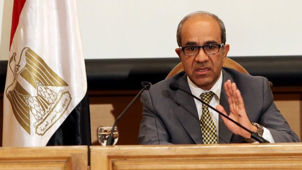 Ajman al-Mukadám, šéf egyptské komise, která vyšetřuje letecká neštěstí