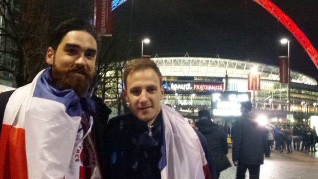 Jérémy a Sebastien přijeli do Wembley z Toulouse. Chtěli ukázat teroristům, že se jich fotbaloví fanoušci nebojí