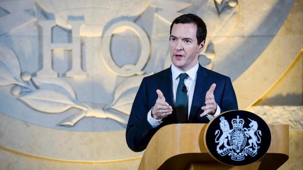 Britský ministr financí George Osborne při projevu v GCHQ
