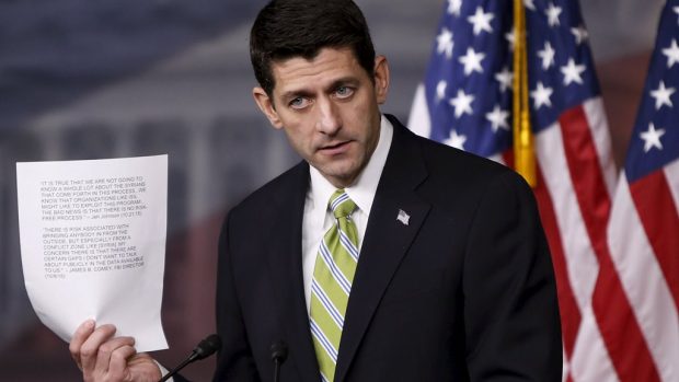 Mluvčí Sněmovny reprezentantů Paul Ryan na tiskové konferenci k přijetí návrhu zákona, který má pozastavit přijímání uprchlíků ze Sýrie a Iráku