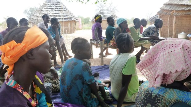 Organizace Člověk v tísni učí ženy z vesnic v jižním Súdánu základní hygienické návyky, které dosud prakticky neznaly