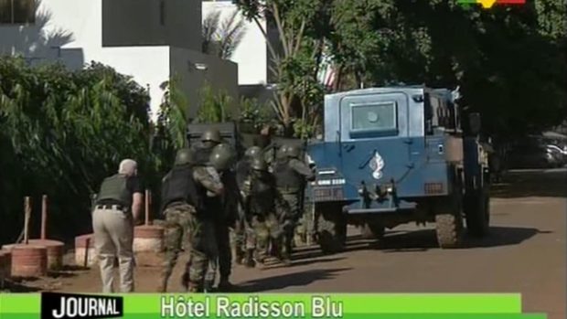 Bezpečnostní složky Mali zasahují proti teroristům v hotelu Radisson v tamní metropoli Bamako