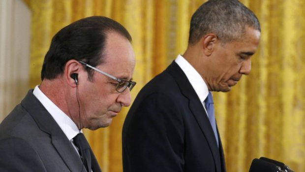 Prezidenti François Hollande a Barack Obama na tiskové konferenci v Bílém domě