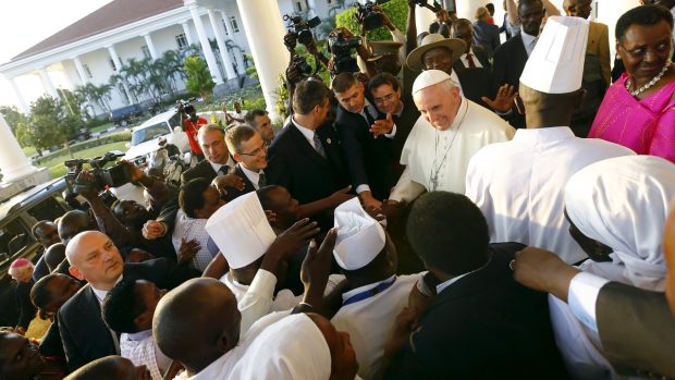 Papež František na návštěvě Ugandy. Prezidentský palác, hlavní město Kampala