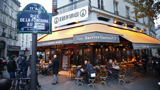 V baru A La Bonne Bière zahynulo letos 13. listopadu 5 lidí