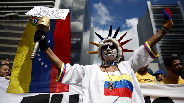 Parlamentní volby ve Venezuele by po letech mohla vyhrát pravicová opozice