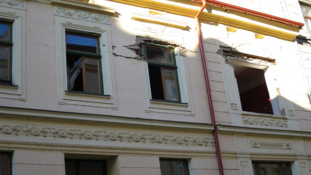 Výbuch tlakové nádoby s propanbutanem v centru Českých Budějovic