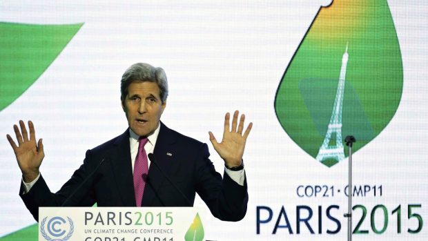 Americký ministr zahraničí John Kerry na klimatické konferenci v Paříži