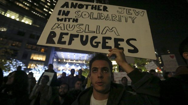 V New Yorku proti DonalduTrumpovi protestovaly stovky aktivistů