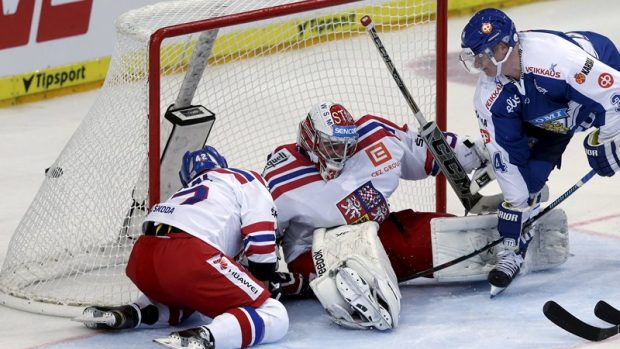 Oproti zápasu s Finskem nastoupí v dalším zápase Euro Hockey Tour Pavel Francouz