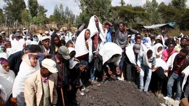 Pohřeb jednoho ze zastřelených demonstrantů v etiopské Oromiji