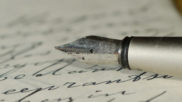Plnicí pero, psaní (ilustrační foto)