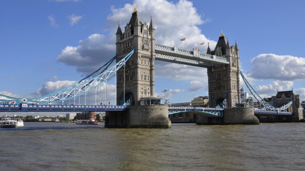 Most Tower Bridge, Londýn, řeka Temže